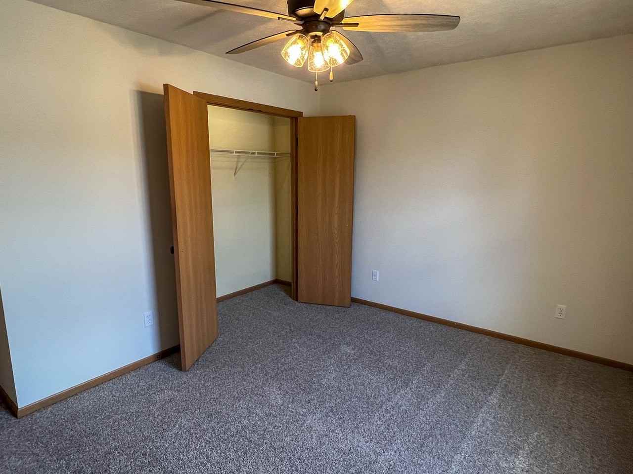 2944 W Swallow St - Photo 6 of 16