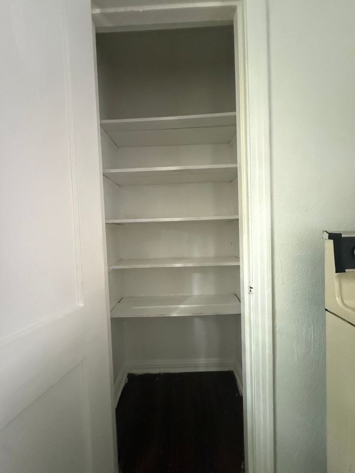 913 Kern Rd - Photo 6 of 16