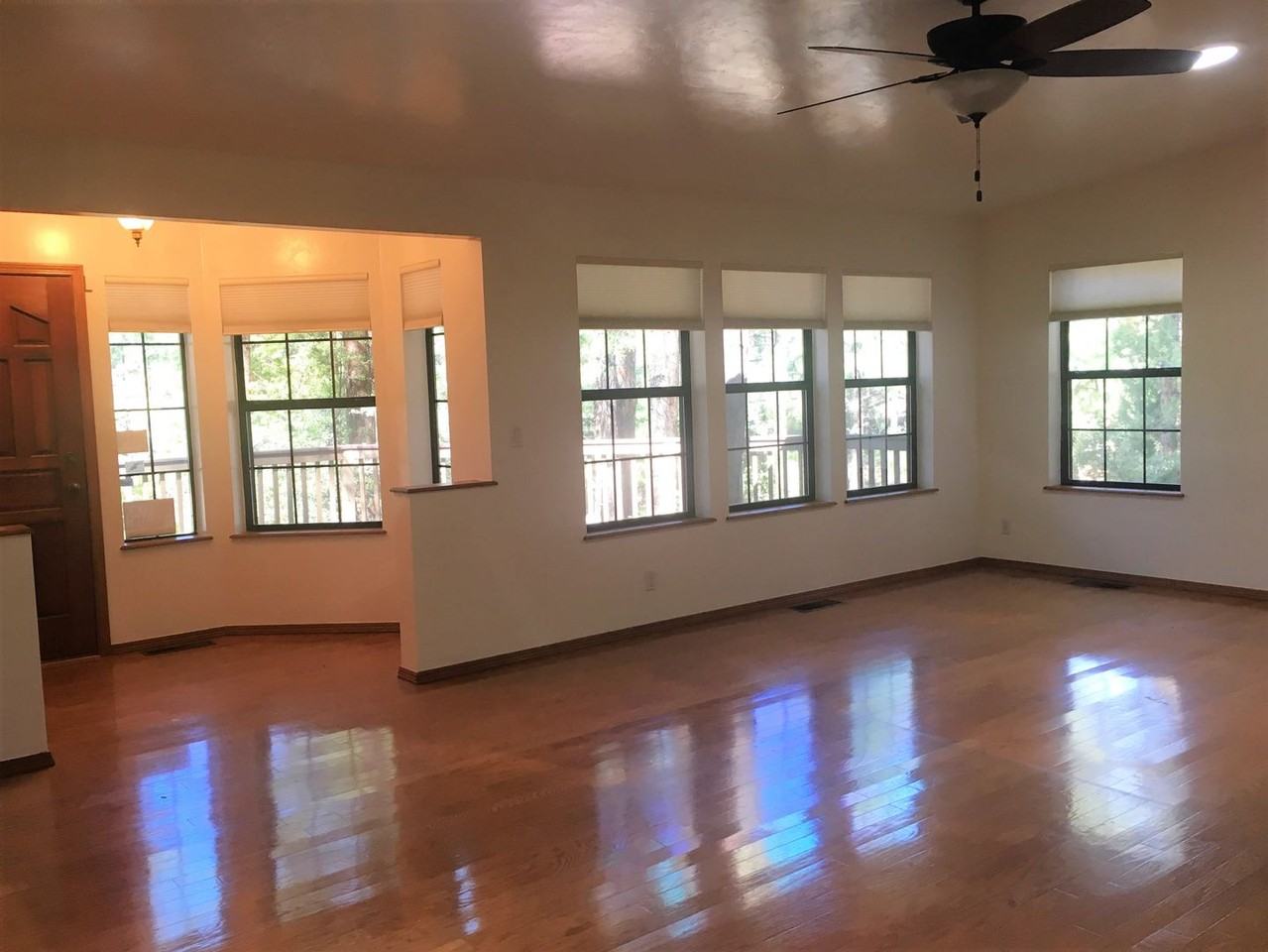 1095 Timber Point Cir - Photo 4 of 14