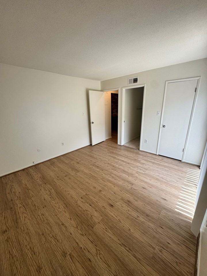 2210 2210 & 2212 E. Avalon Ave. - Photo 4 of 14