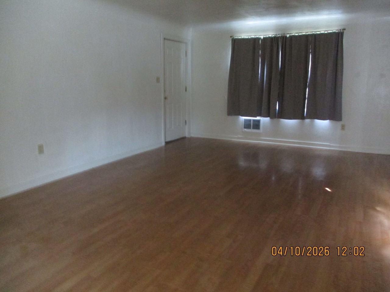 3124 Sumner Ave - Photo 3 of 7