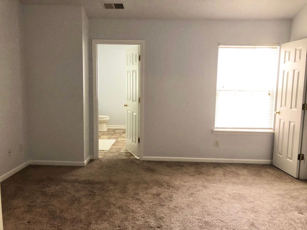 9511 Brackenview Ct - Photo 2 of 17