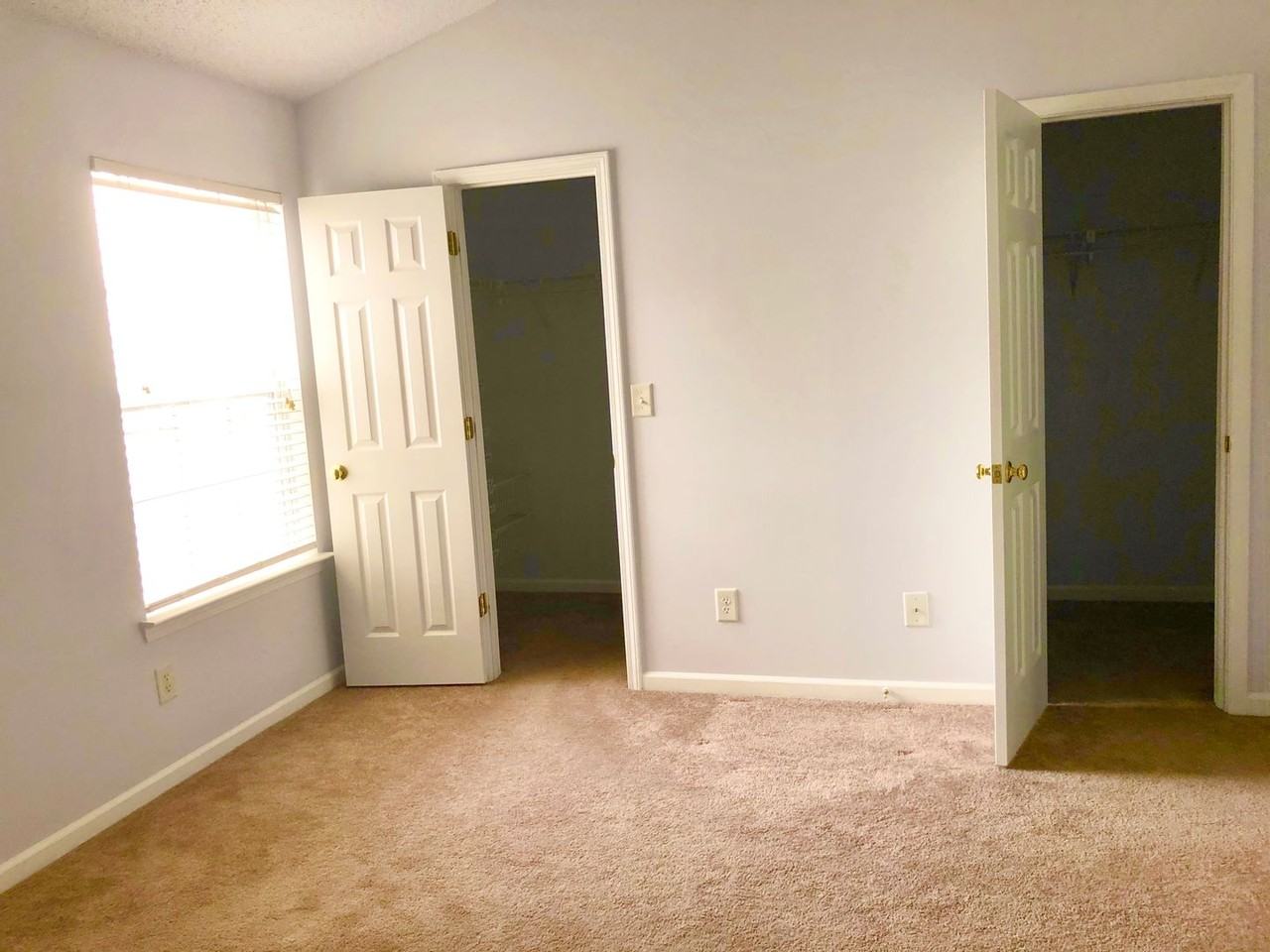 9511 Brackenview Ct - Photo 6 of 17