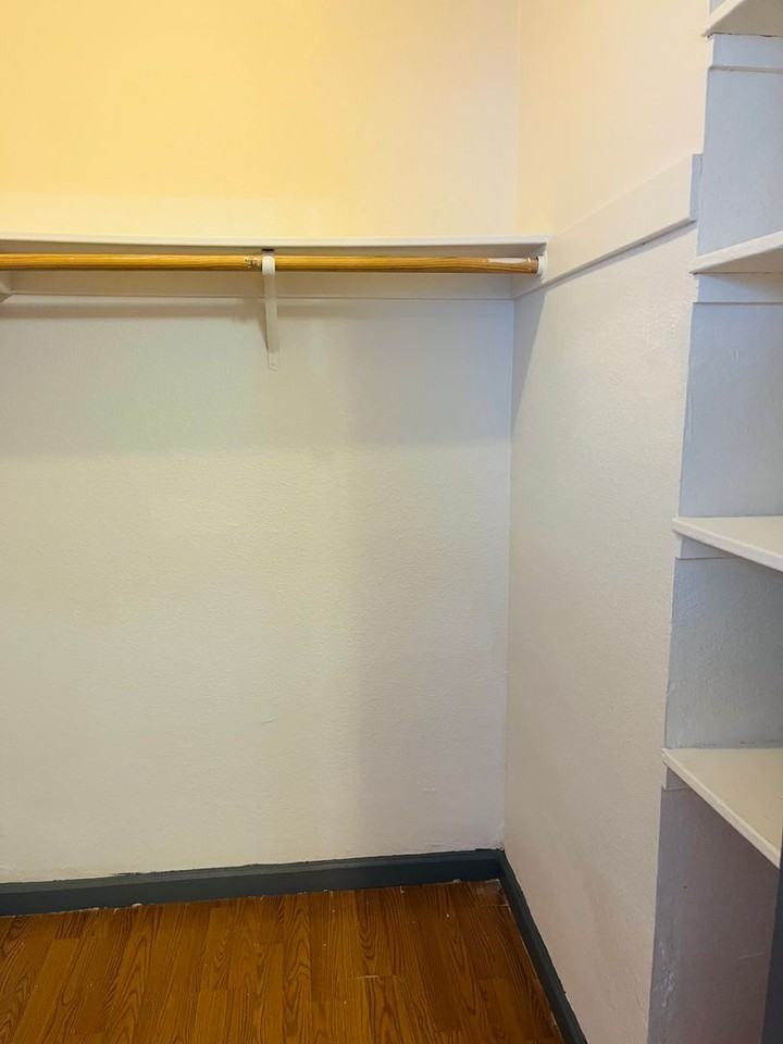 1117 Roselawn Ave - Photo 5 of 8