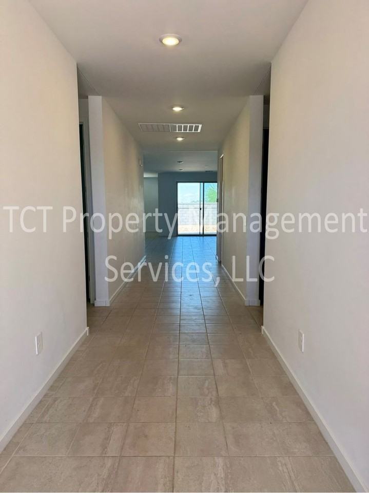 4332 W Hannah St - Photo 2 of 19