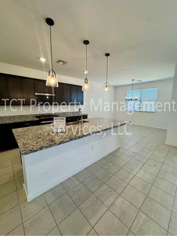 4332 W Hannah St - Photo 4 of 19