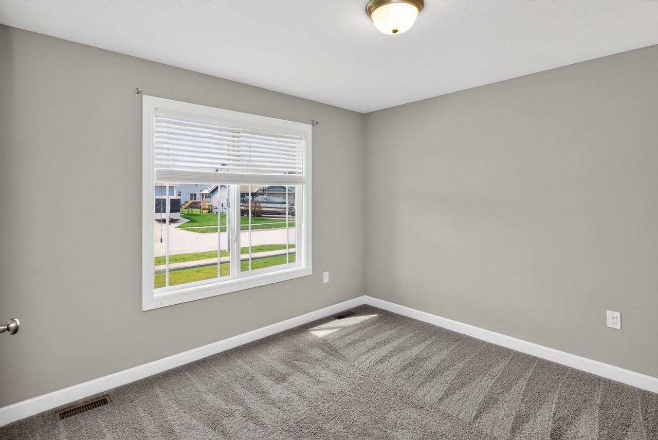 2605 6th Ave Sw - Photo 3 of 31