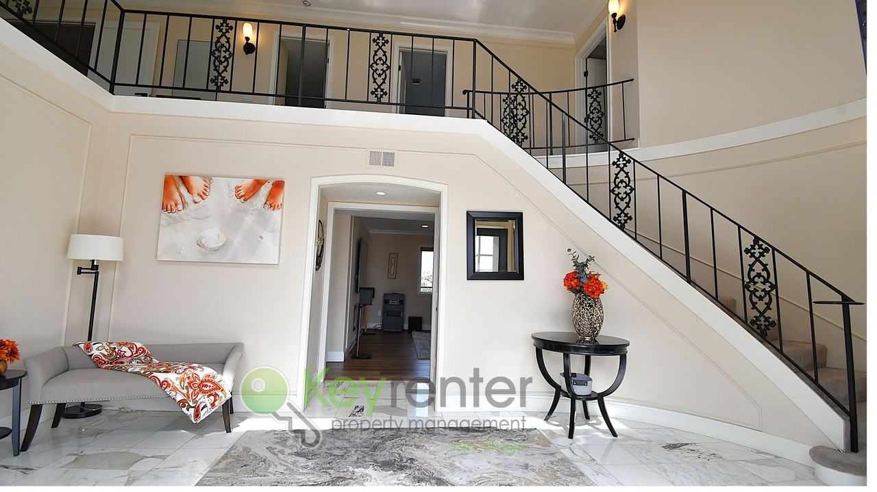 3848 Dixon Pl - Photo 3 of 33