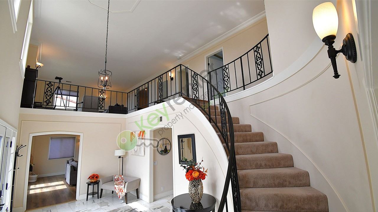 3848 Dixon Pl - Photo 7 of 33