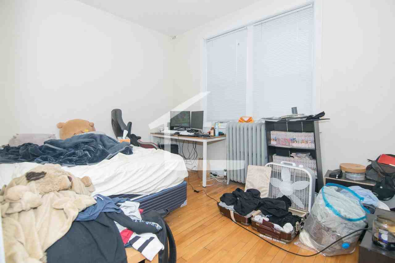 307 Saint Paul St - Photo 4 of 8