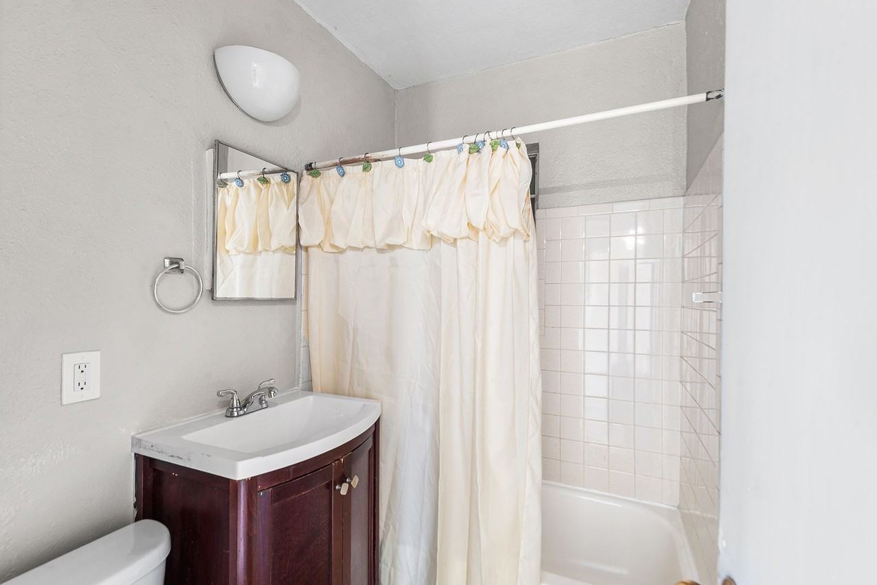 201 N Himes Ave - Photo 5 of 11