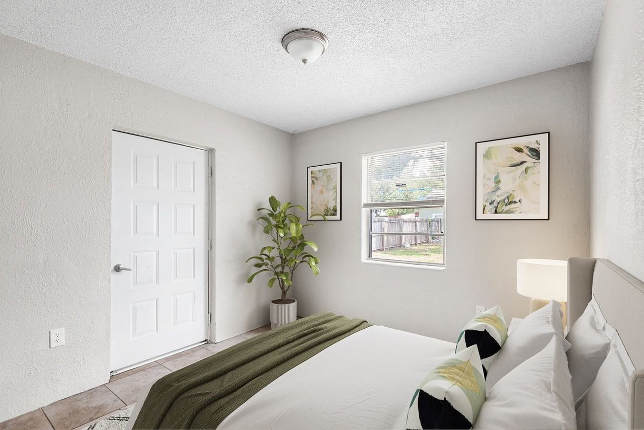 201 N Himes Ave - Photo 6 of 11