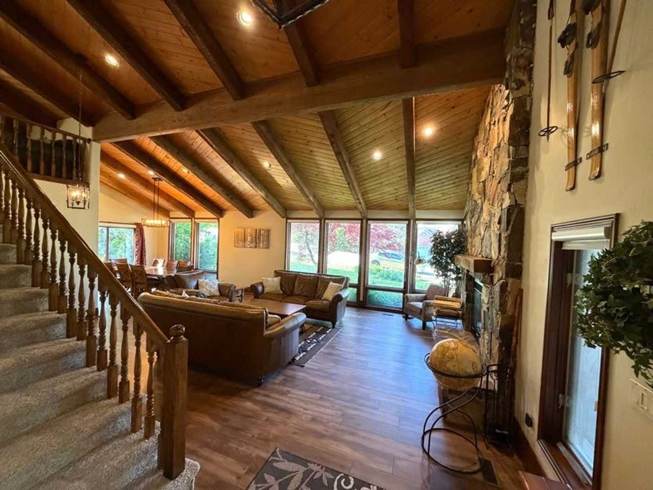 1909 Maple Hollow Way - Photo 4 of 50