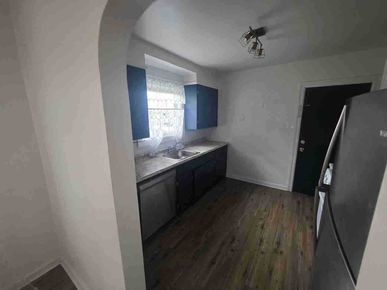 126 N 44th St - Photo 4 of 9