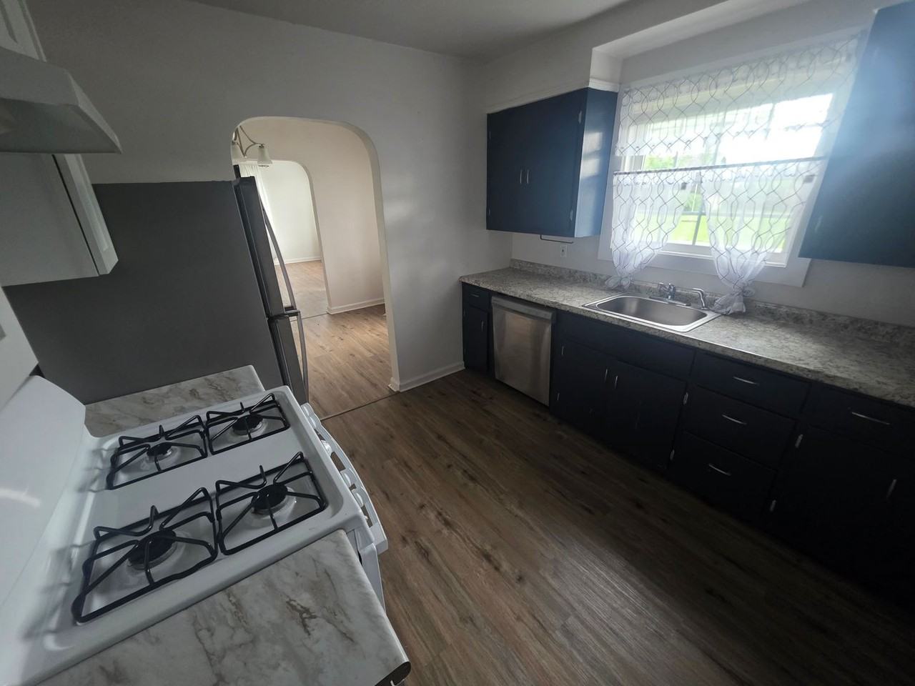 126 N 44th St - Photo 5 of 9