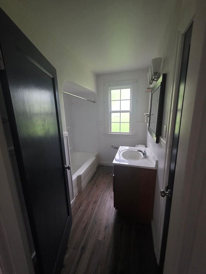 126 N 44th St - Photo 7 of 9