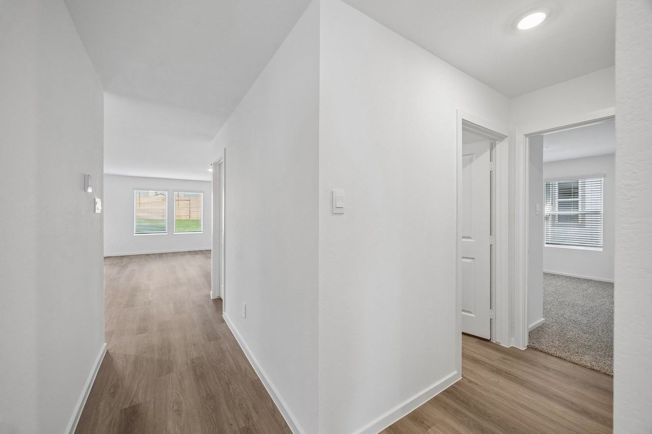 11822 Serenas Song Dr - Photo 4 of 26