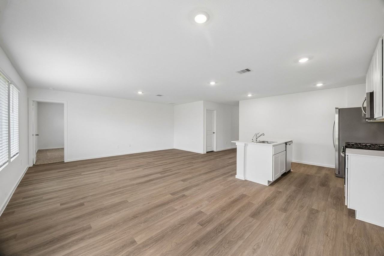 11822 Serenas Song Dr - Photo 7 of 26