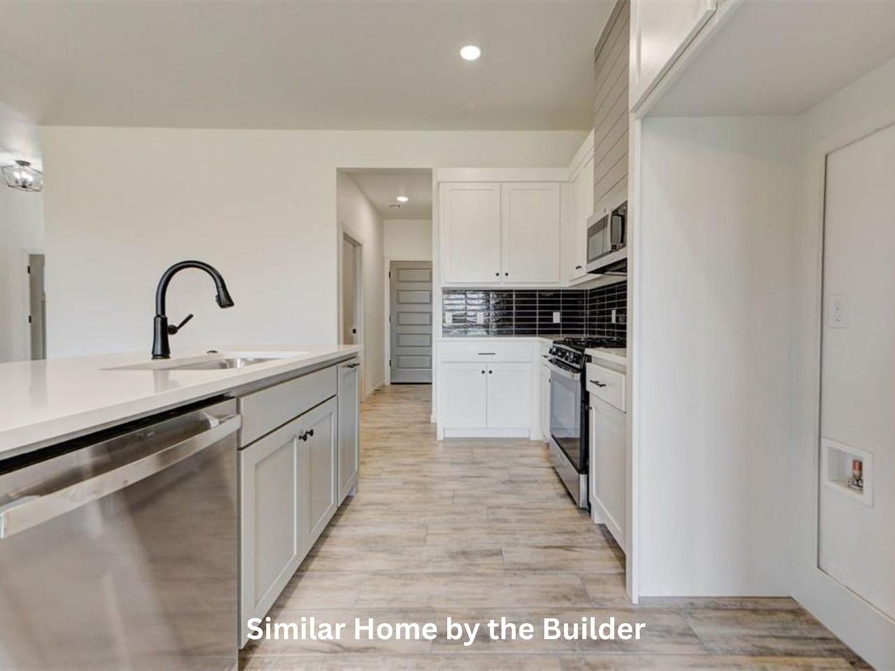 1949 W Crossbow Way - Photo 6 of 40