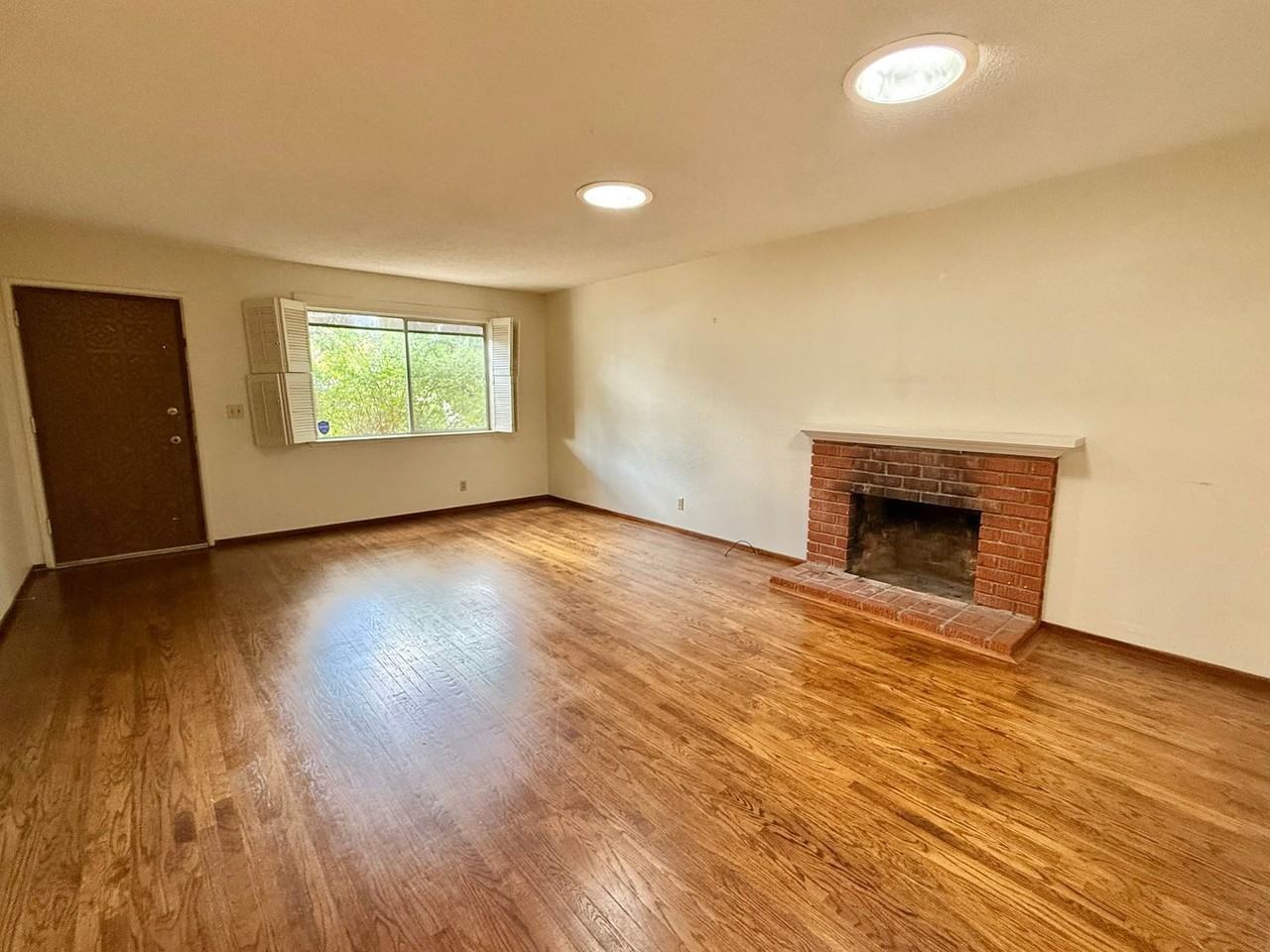 194 Wedgewood Ave - Photo 3 of 25