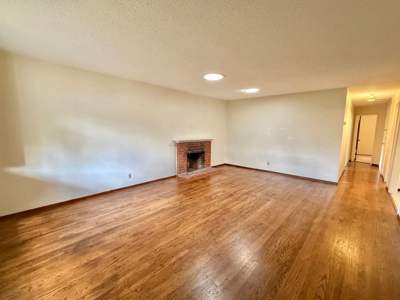 194 Wedgewood Ave - Photo 4 of 25