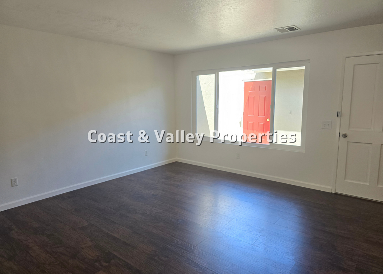 19223 Creekside Ln - Photo 4 of 22