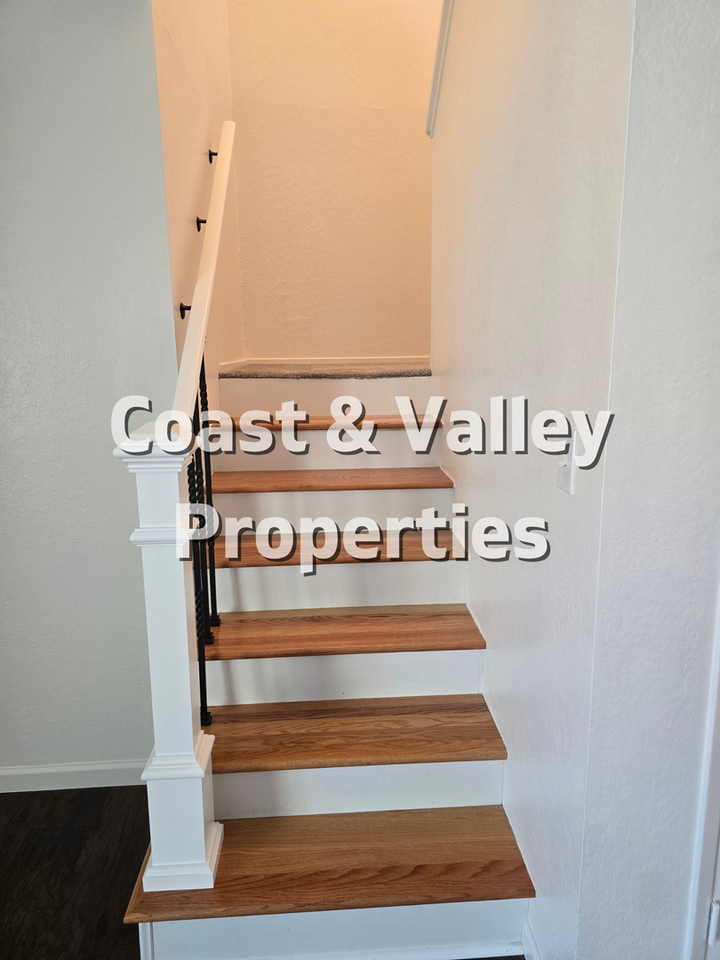 19223 Creekside Ln - Photo 5 of 22