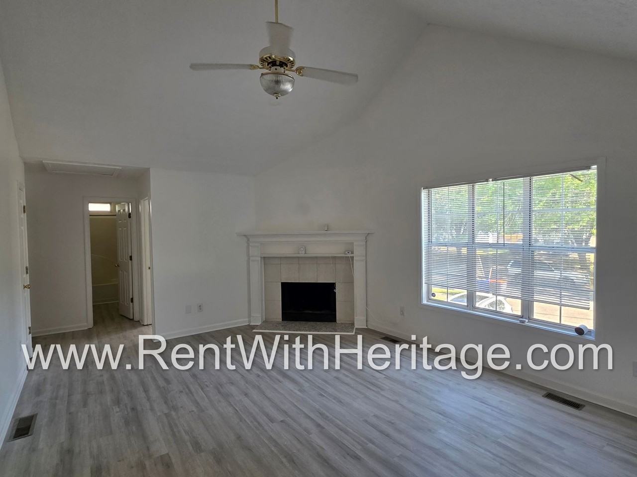 4462 Wesley Way - Photo 6 of 39