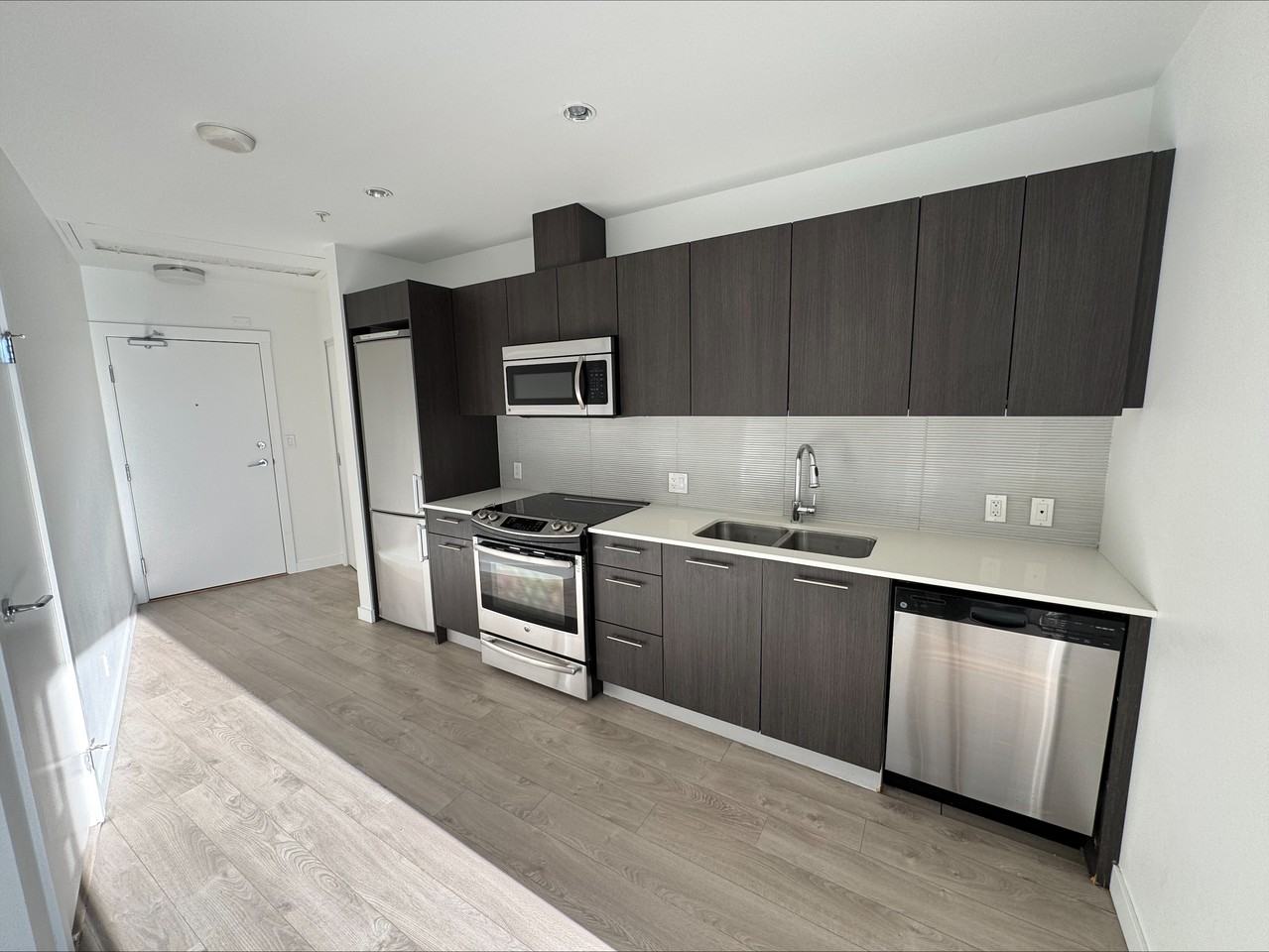 97 Georgia St W #2411