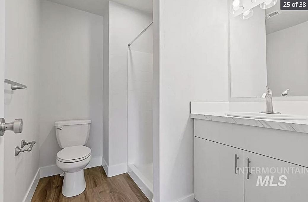118 Holly Ave #B - Photo 4 of 38