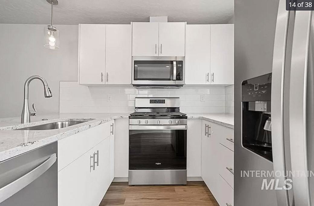 118 Holly Ave #B - Photo 7 of 38