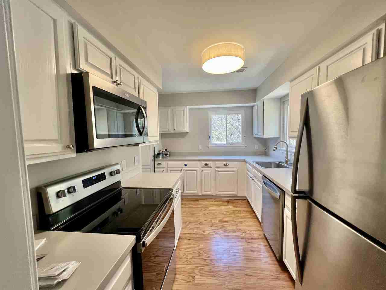 980 Sutton Ct #1 - Photo 4 of 26