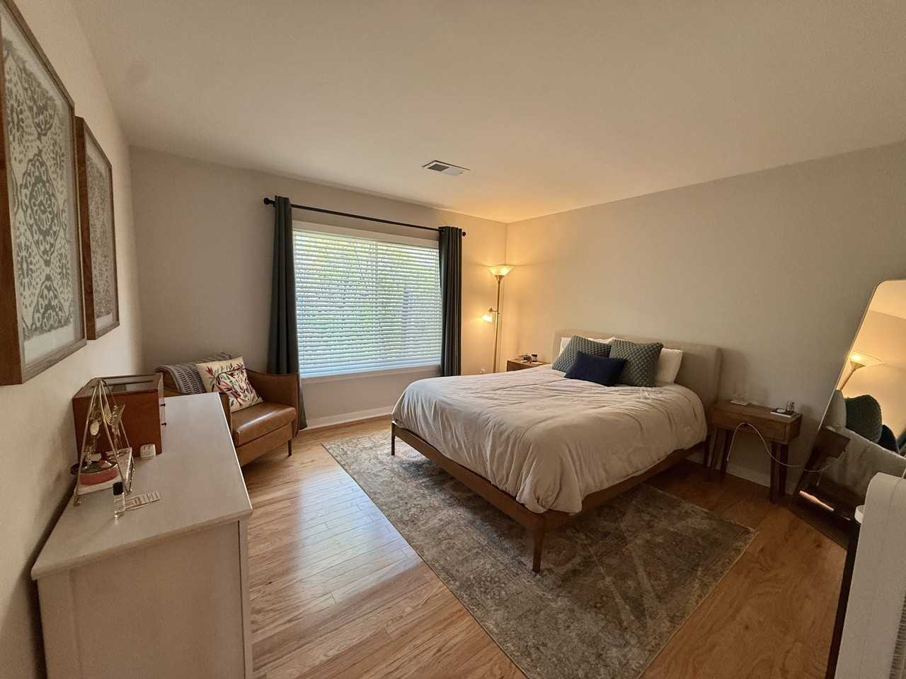 980 Sutton Ct #1 - Photo 5 of 26