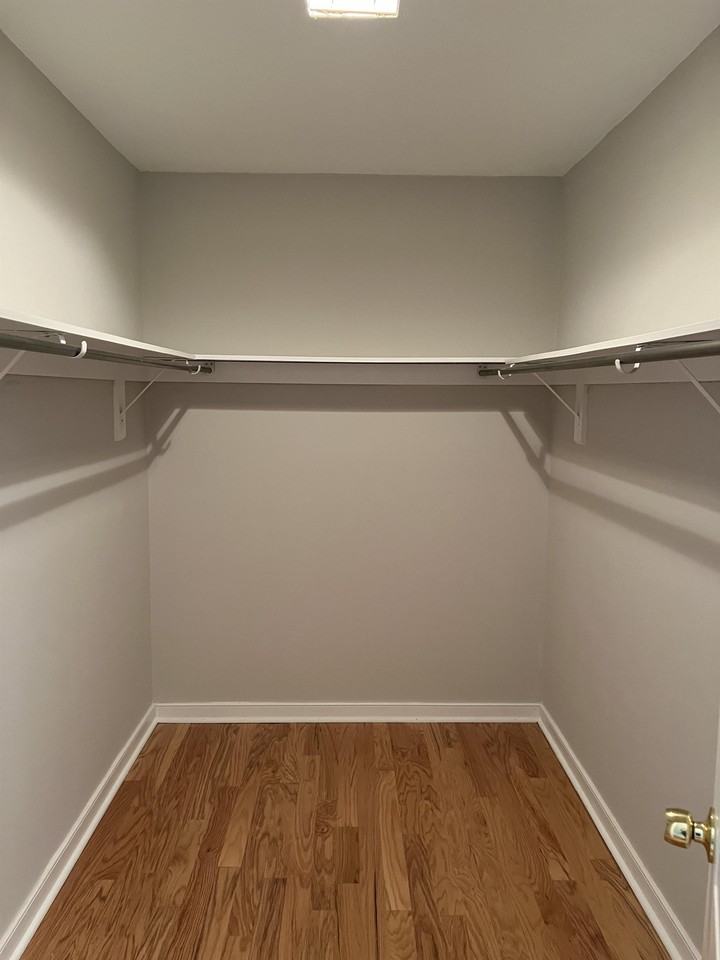 980 Sutton Ct #1 - Photo 3 of 26