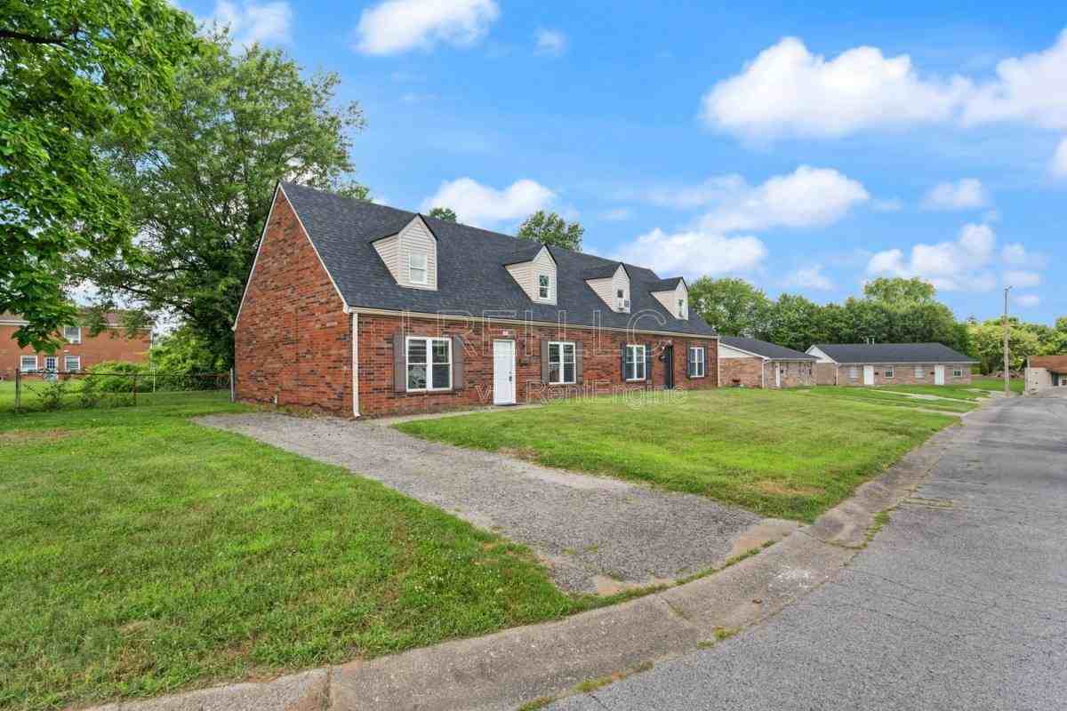 817 Lancelot Ct