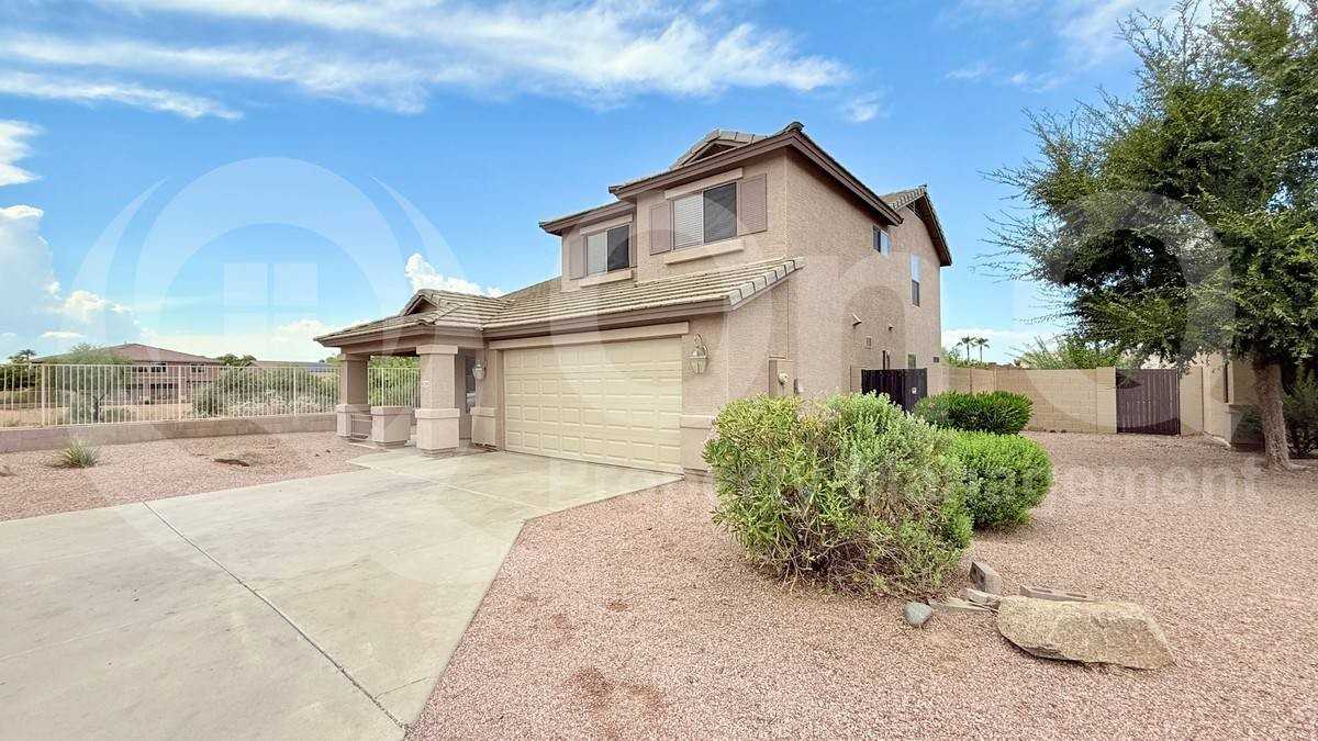 42606 W Chambers Dr - Photo 2 of 10