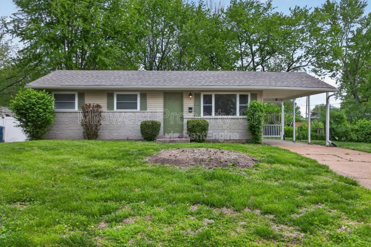 645 Lilac Dr - Photo 2 of 10