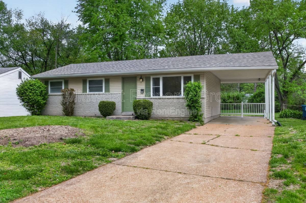 645 Lilac Dr - Photo 3 of 10