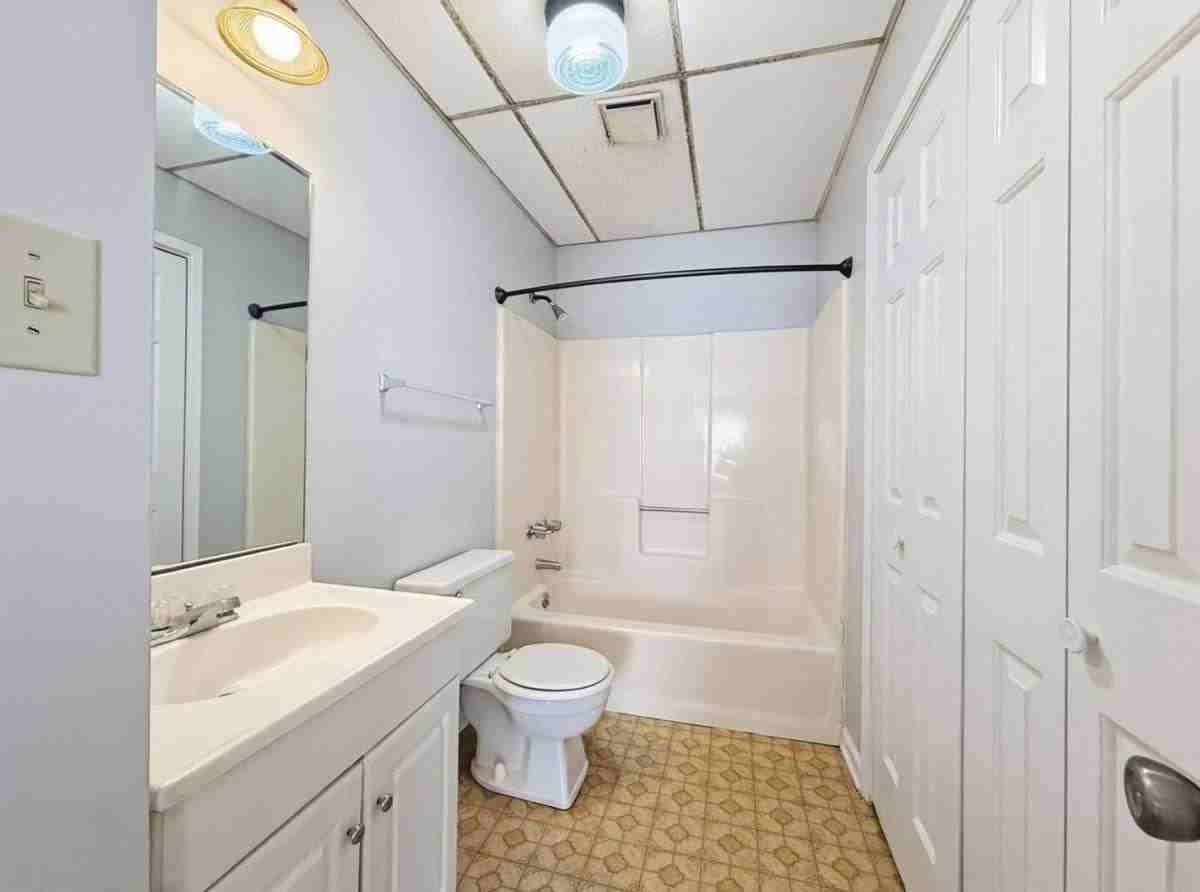 895 Mulberry St #F - Photo 3 of 6