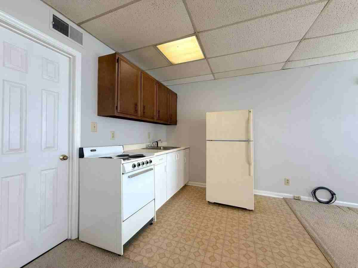 895 Mulberry St #F - Photo 4 of 6