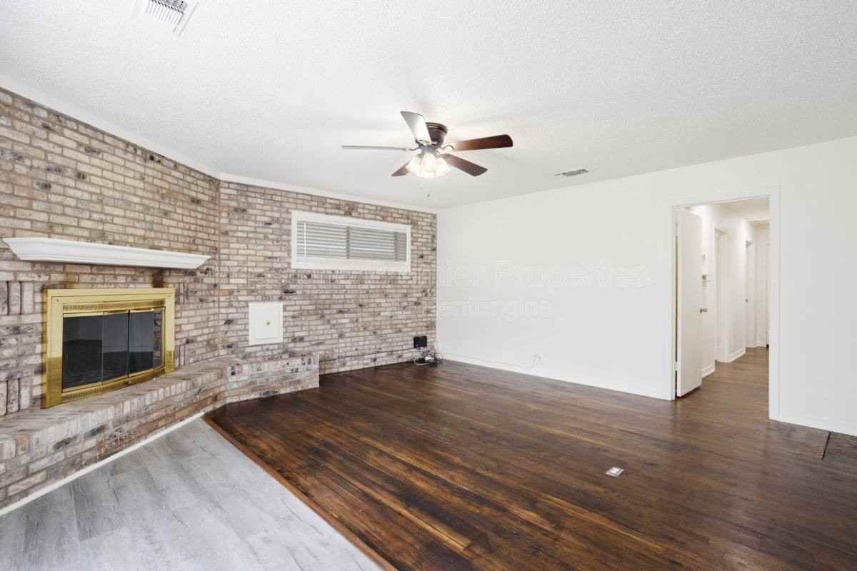 1512 N Highland Ave - Photo 2 of 10