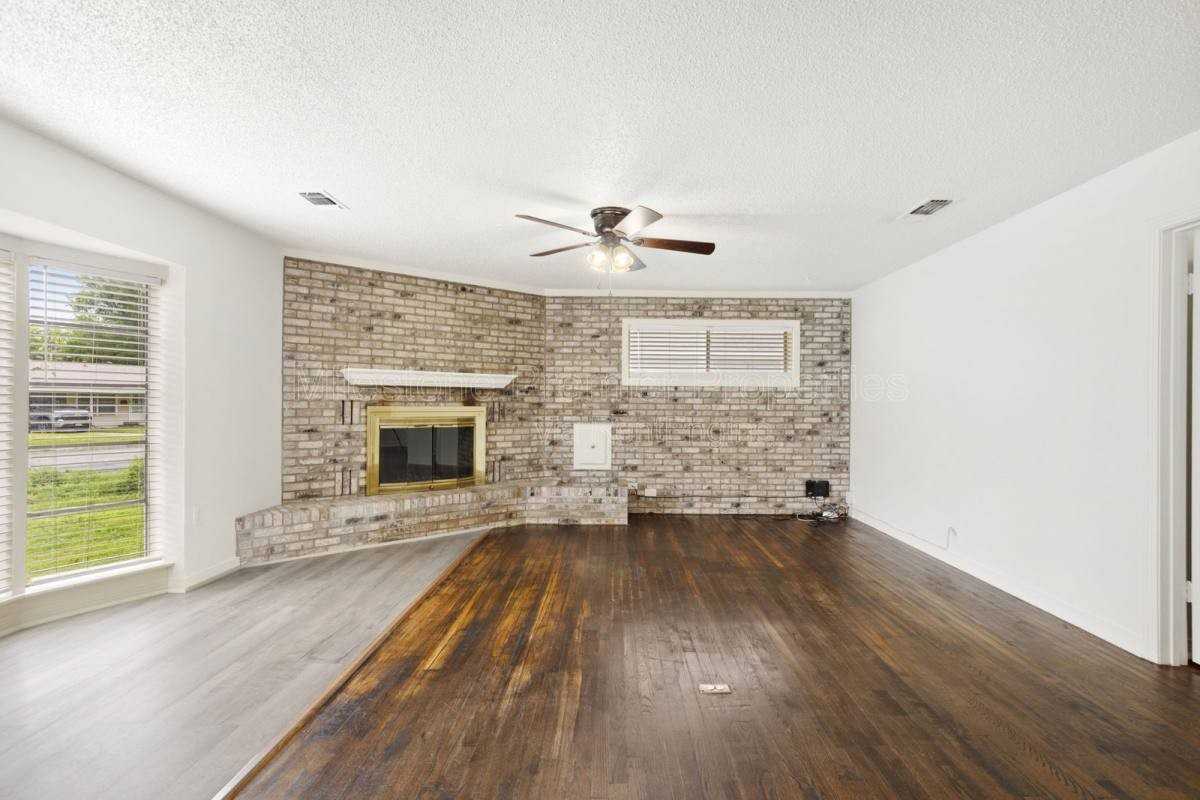 1512 N Highland Ave - Photo 3 of 10