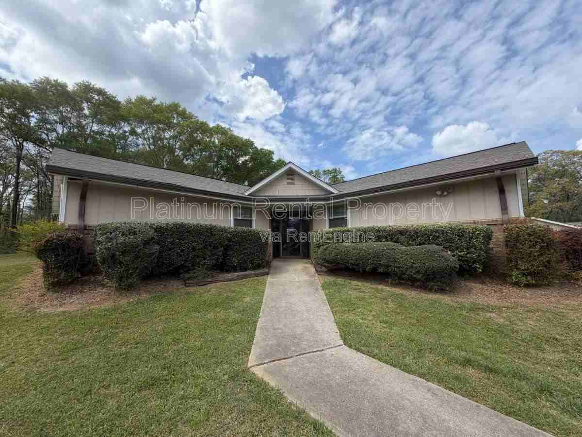 1492 Waverly Way #B4