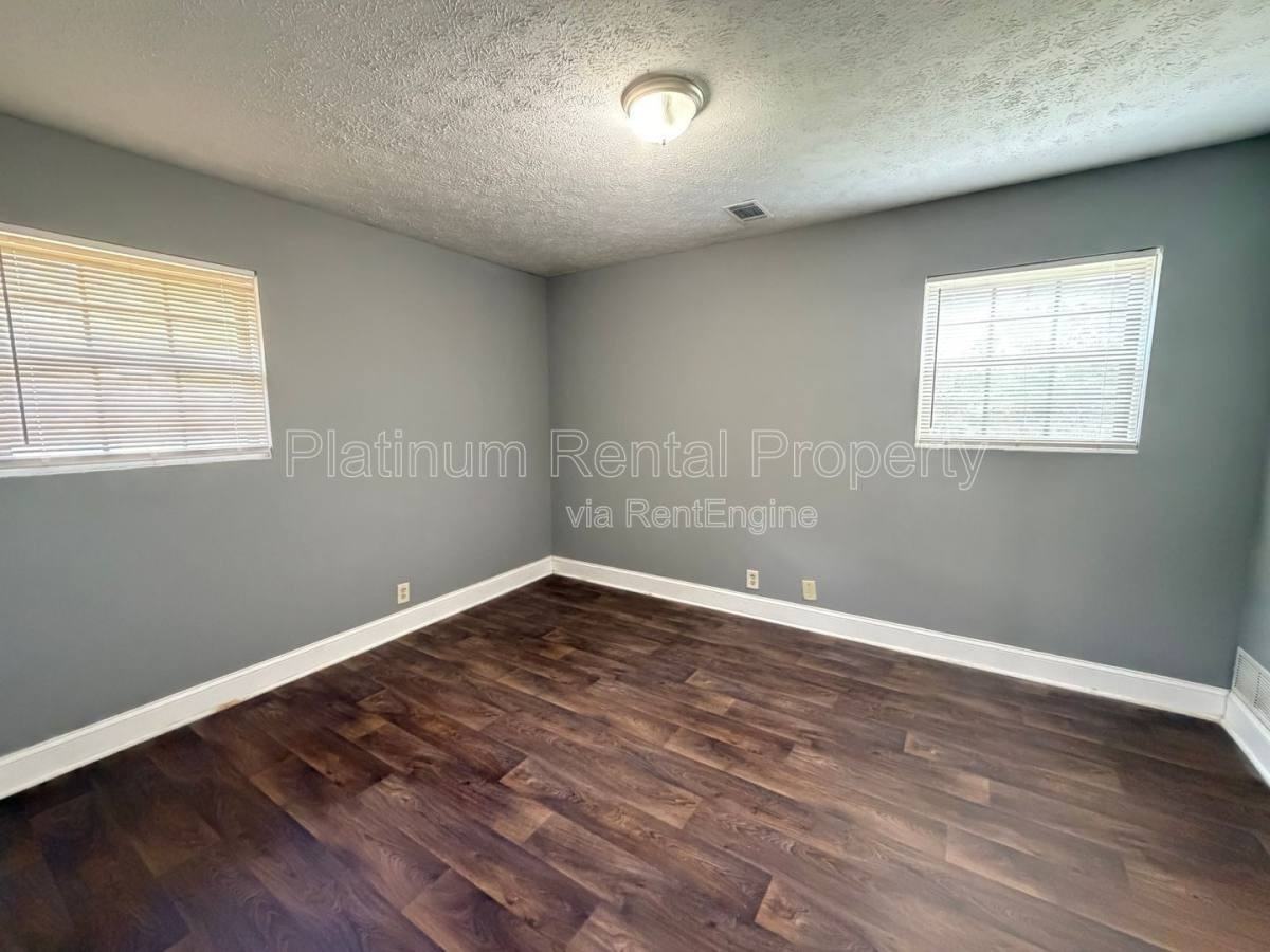 1492 Waverly Way #B4 - Photo 6 of 10