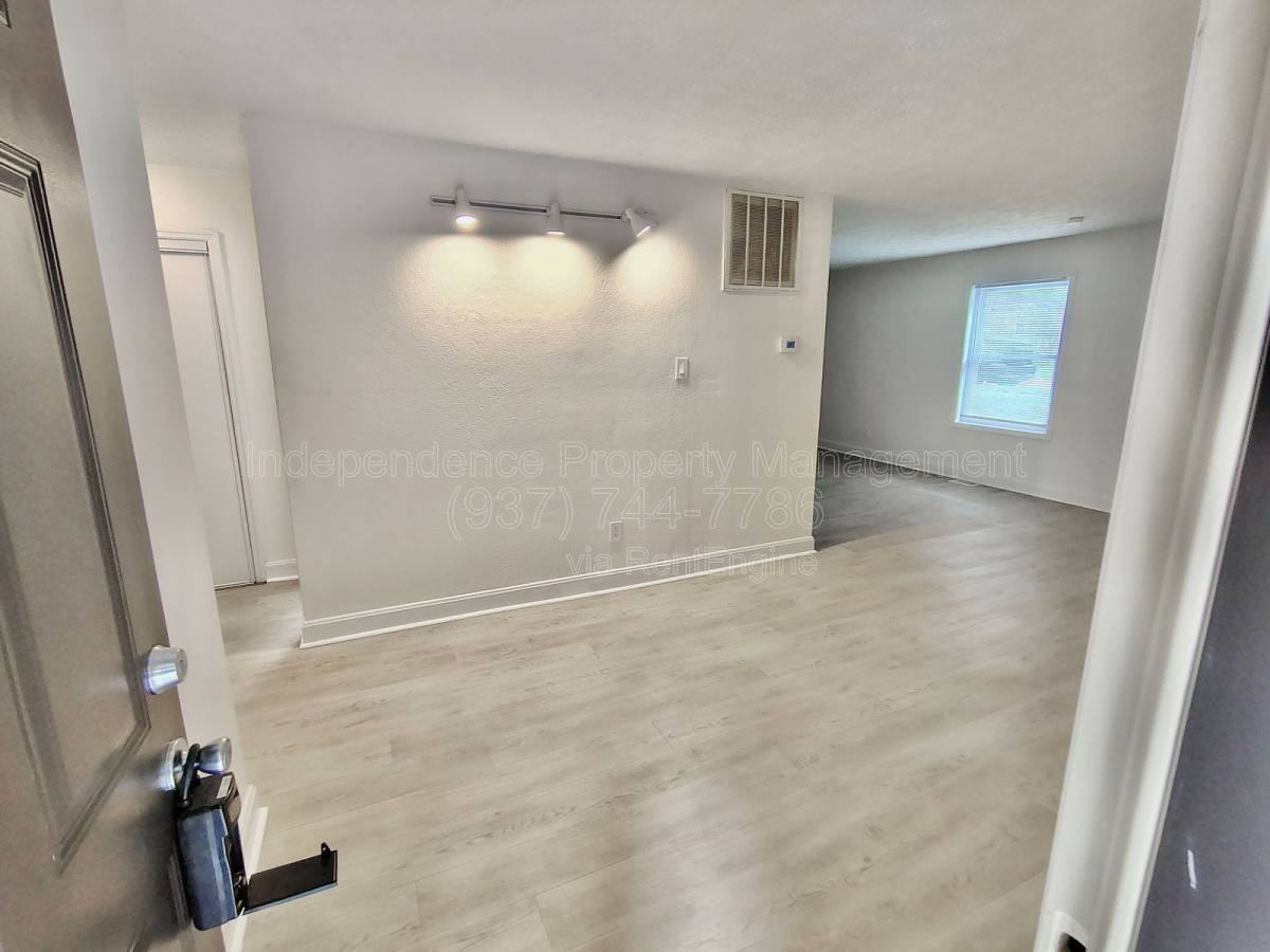 4402 Pinebrook Ct - Photo 2 of 10