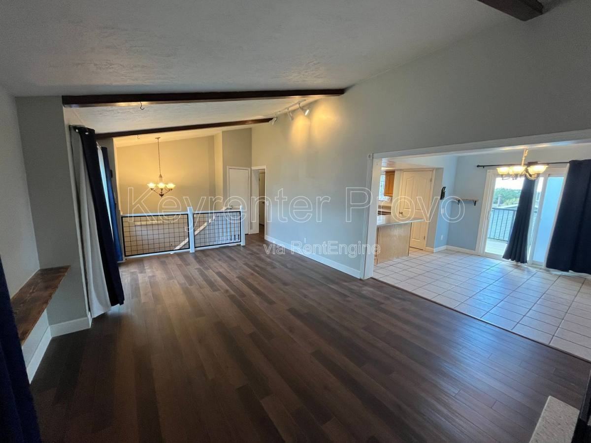 296 S 1065 W - Photo 3 of 10