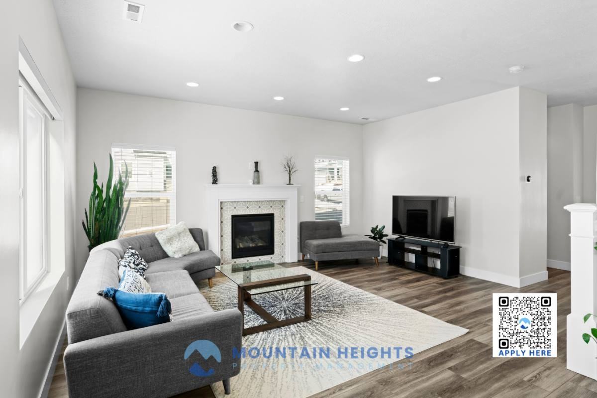 2191 W Northridge Dr - Photo 2 of 10