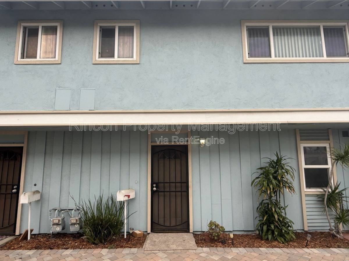2474 Seahorse Ave - Photo 3 of 10