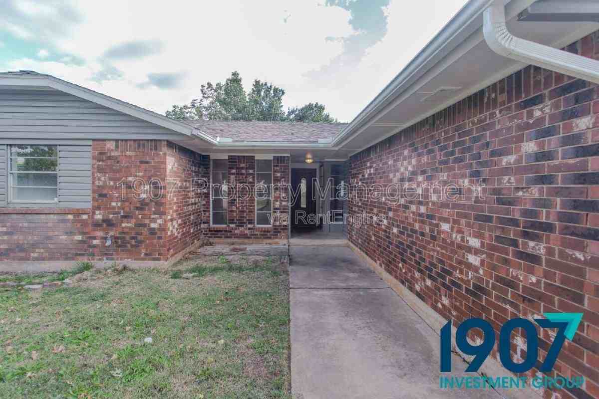 1008 Nw 7th Pl - Photo 3 of 10