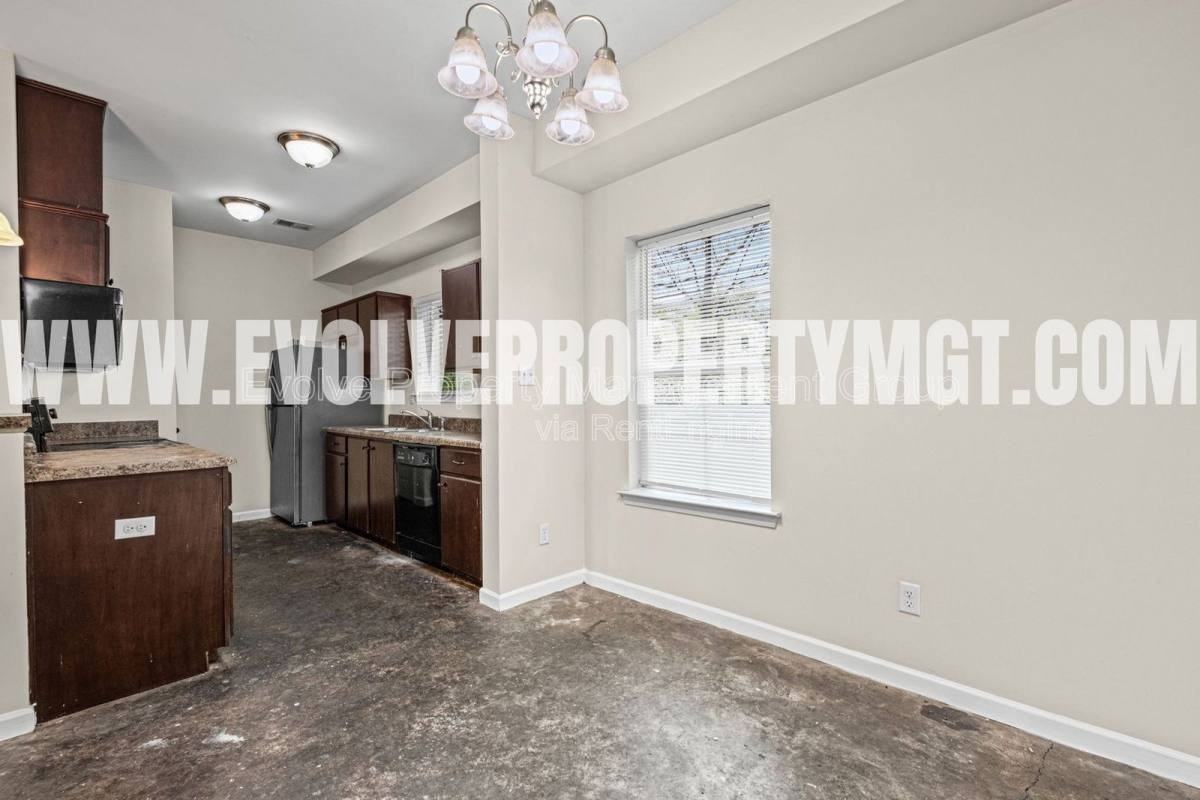 3586 Brister Cv - Photo 2 of 10
